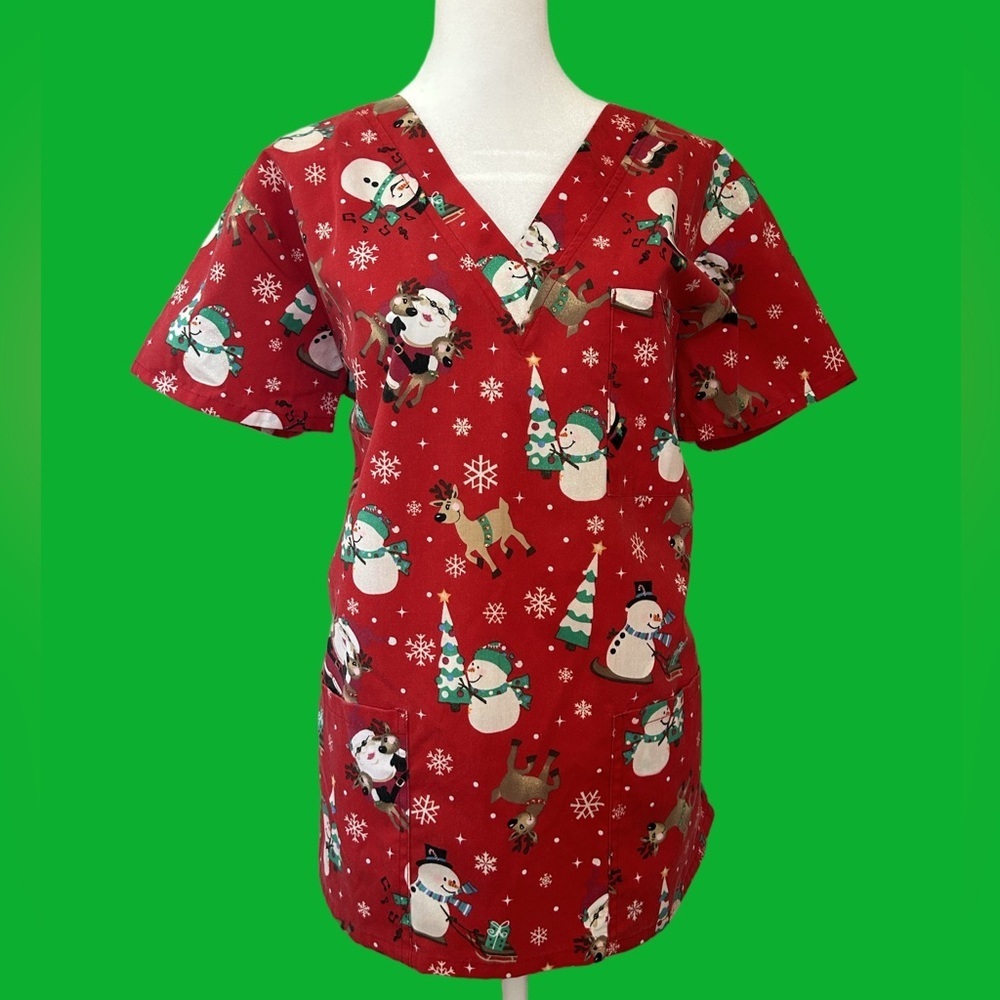 Vintage Y2K 90s whimsical snowmen and Santa red two pocket Xmas scrub top MD